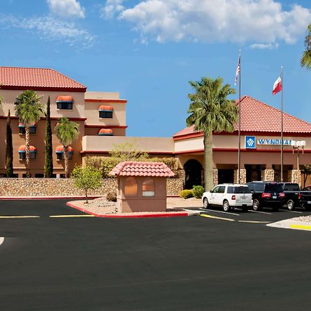 Wyndham El Paso Airport And Water Park Hotel Buitenkant foto
