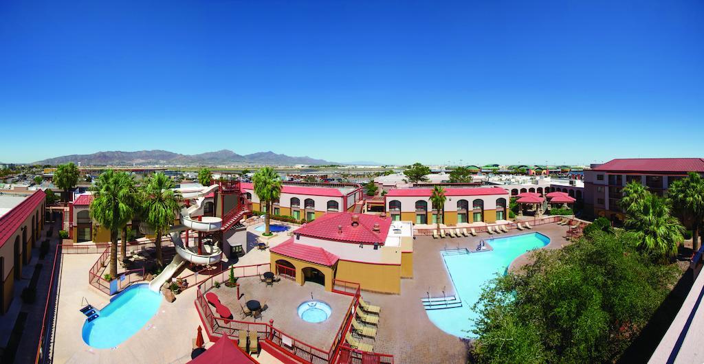 Wyndham El Paso Airport And Water Park Hotel Buitenkant foto
